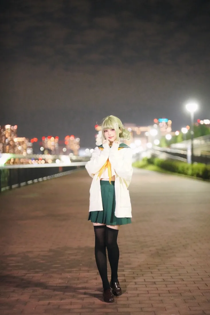 动漫人物手机壁纸｜户外背景图片 - 绿裙黑丝「哲风壁纸」