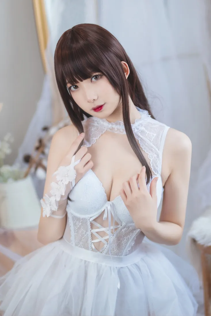 白色礼服美女手机壁纸｜室内背景图片 - 蕾丝手套红唇「哲风壁纸」