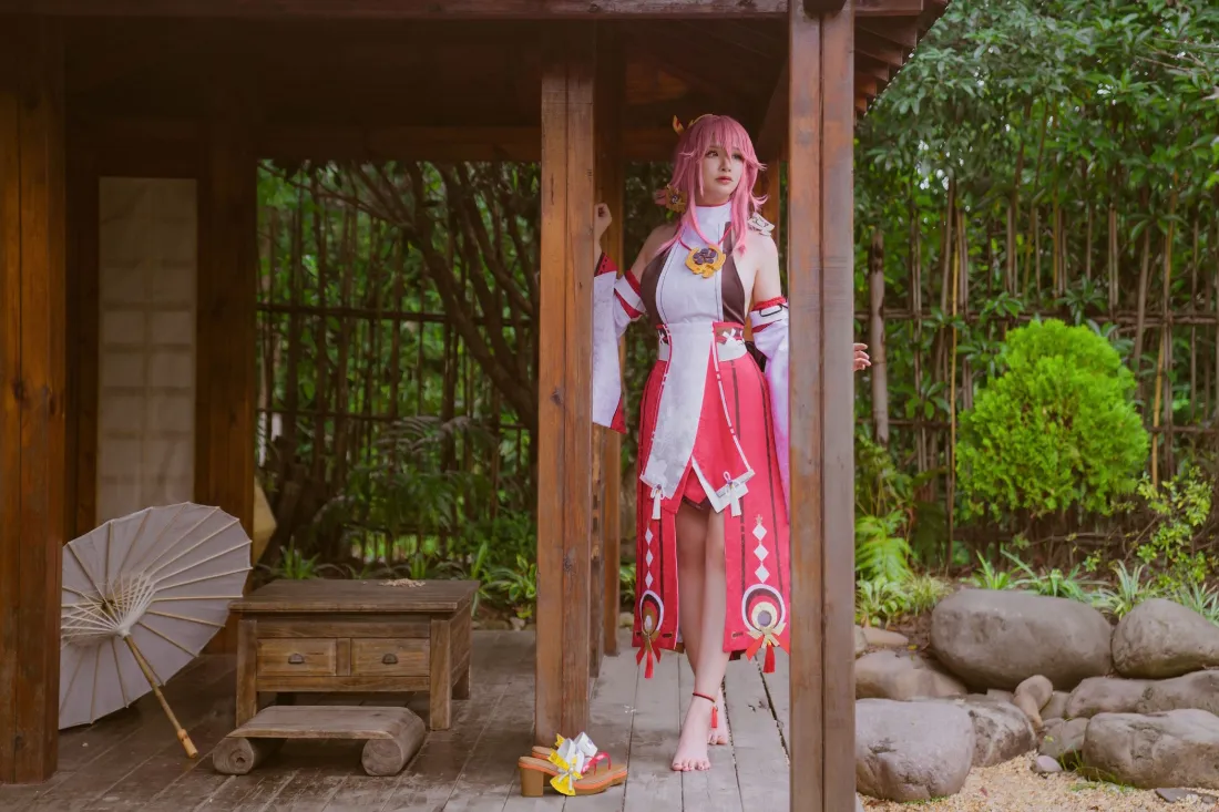 古风cosplay手机壁纸｜日式庭院背景 - 粉色角色扮演「哲风壁纸」