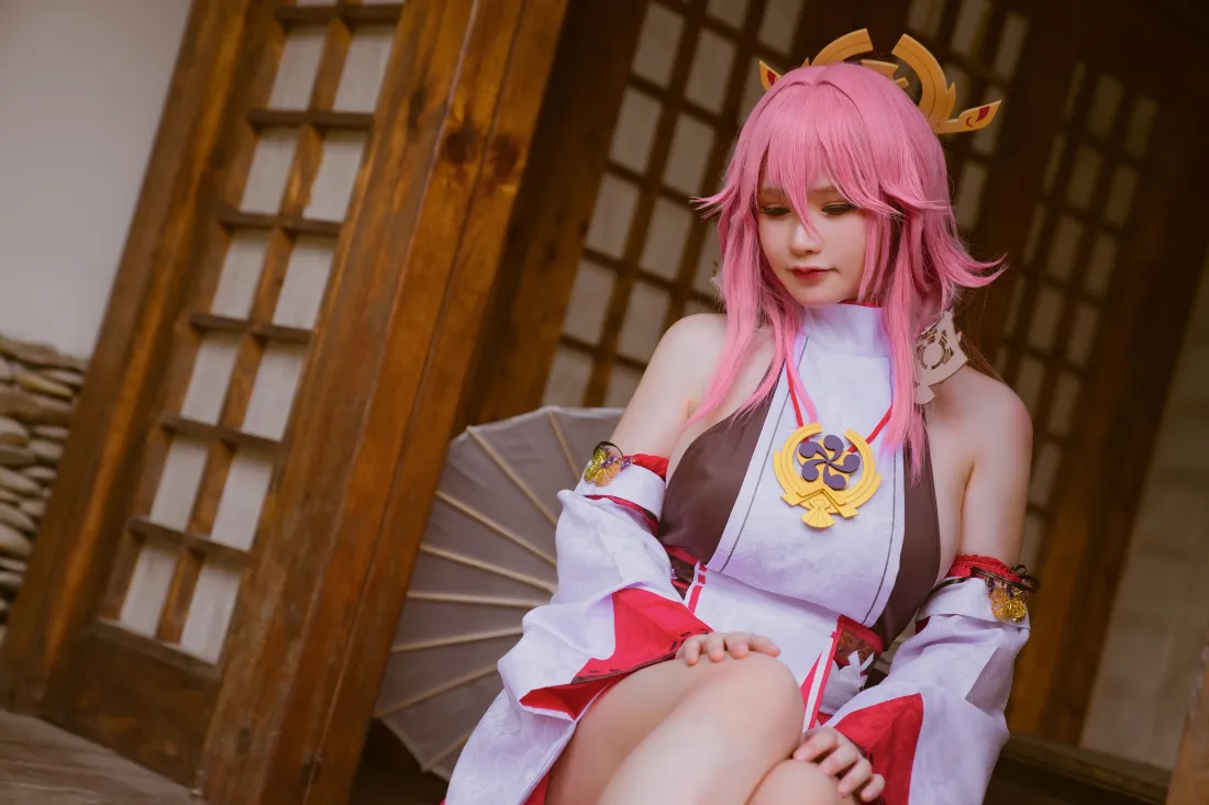 八重神子手机壁纸｜古风背景图片 - 粉色cosplay「哲风壁纸」