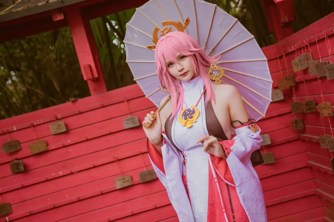 八重神子手机壁纸｜古风背景图片 - 粉色cosplay「哲风壁纸」
