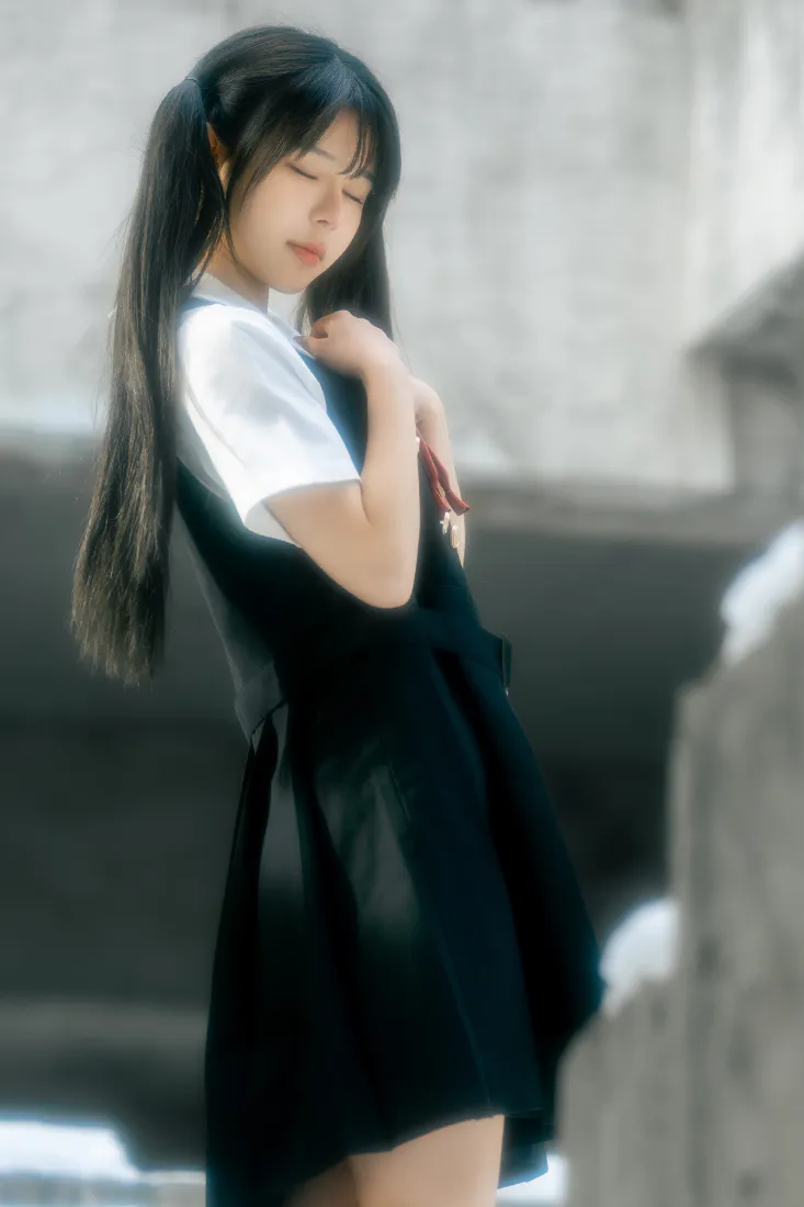 JK制服手机壁纸｜雪景背景图片 - 楼梯口下雪天「哲风壁纸」