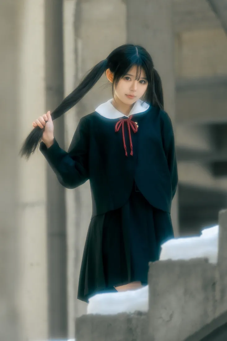 双马尾女孩手机壁纸｜楼梯口背景图片 - 下雪天「哲风壁纸」