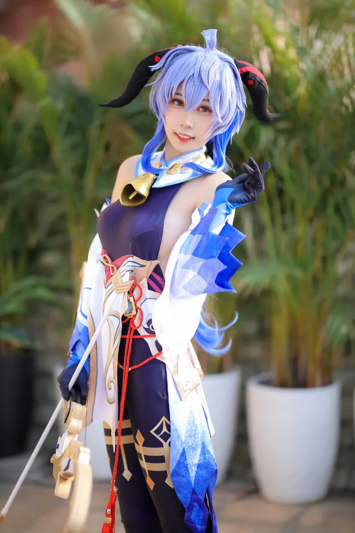 甘雨手机壁纸｜原神背景图片 - 紫色cosplay「哲风壁纸」