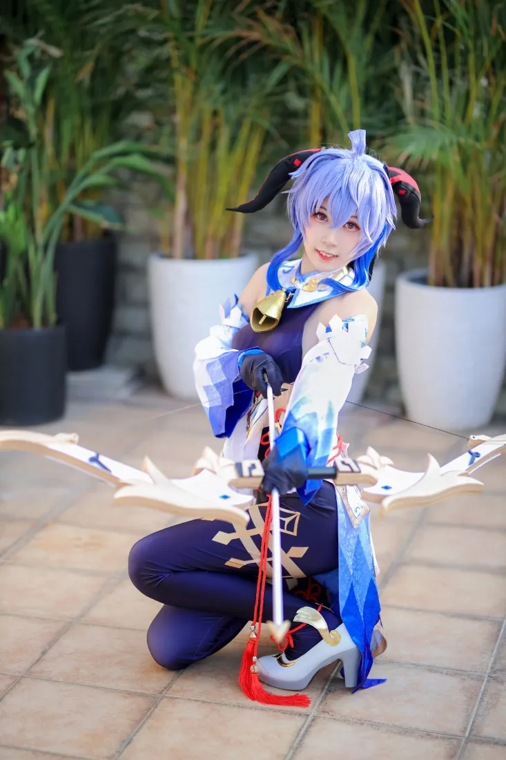 甘雨cosplay手机壁纸｜原神背景图片 - 紫色角色扮演「哲风壁纸」