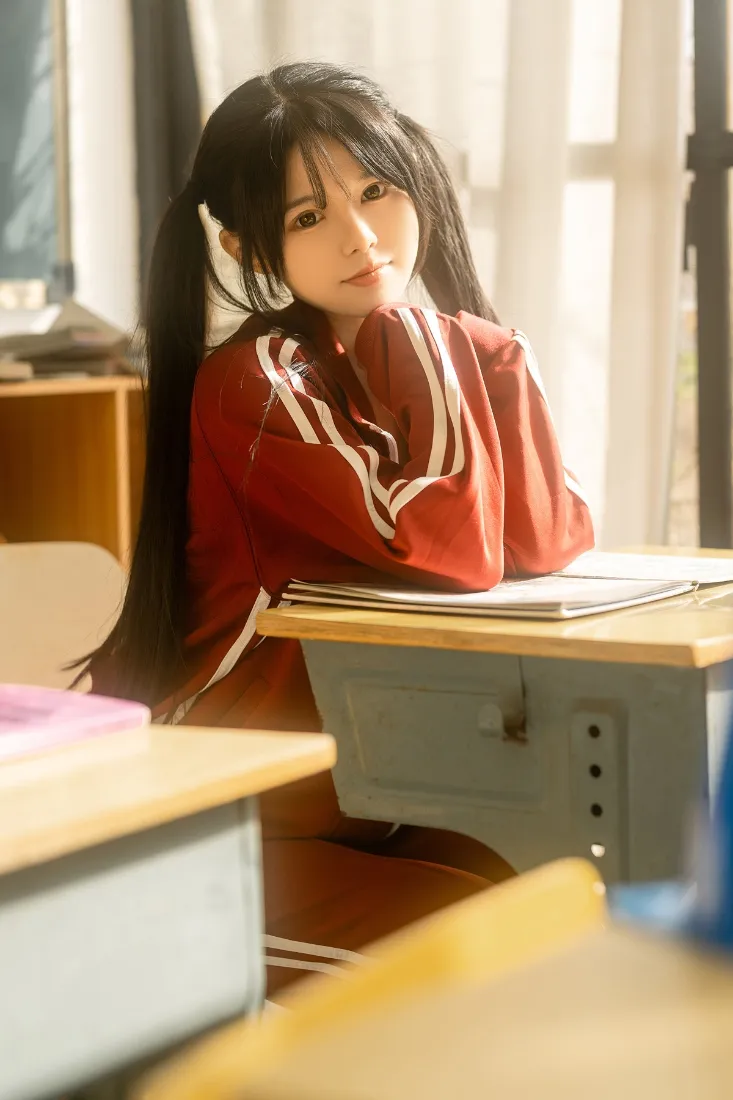 双马尾学生手机壁纸｜教室背景图片 - 红色校服「哲风壁纸」