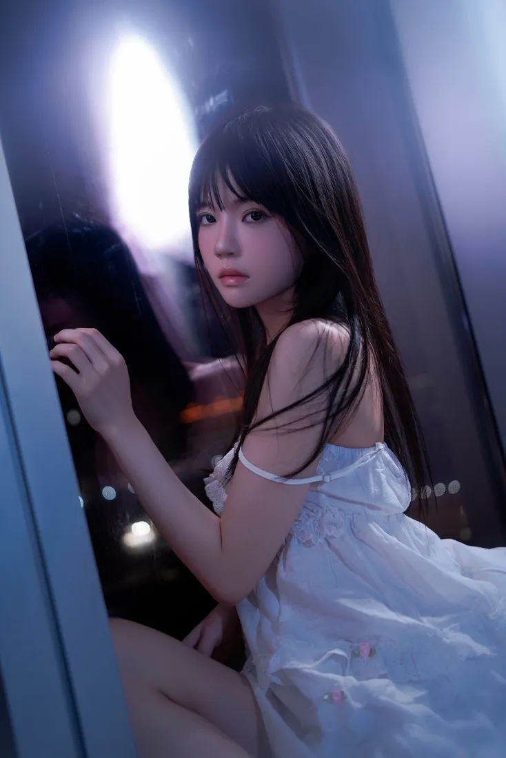 女孩手机壁纸｜白色连衣裙背景图片 - 夜晚「哲风壁纸」