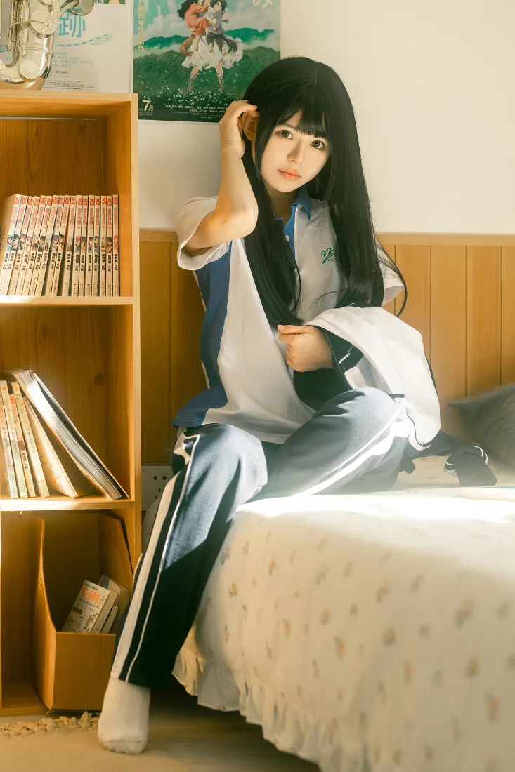 校服女生手机壁纸｜居家背景图片 - 学生卧室书架「哲风壁纸」