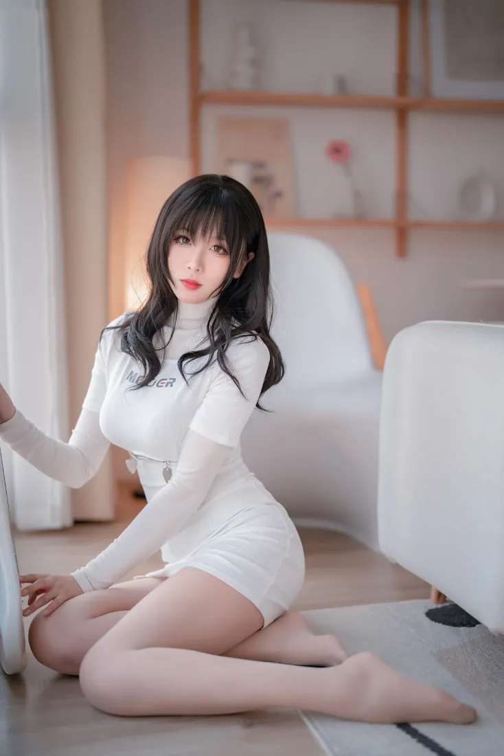 白衣美女手机壁纸｜居家生活背景图片 - 温馨室内空间「哲风壁纸」