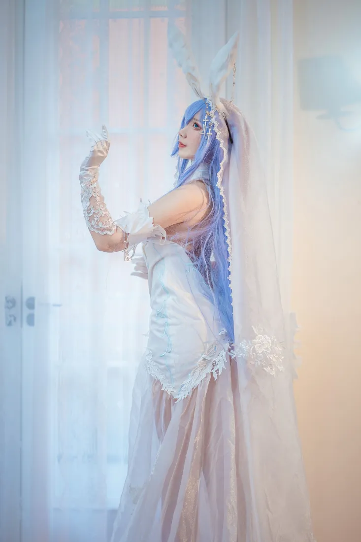 蓝发兔耳coser手机壁纸｜室内背景图片 - 角色扮演「哲风壁纸」