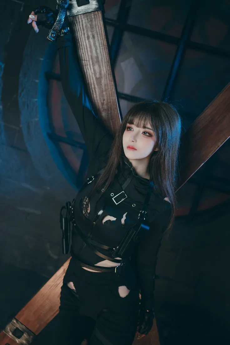 黑衣美女手机壁纸｜机械背景图 - 黑色黑夜「哲风壁纸」