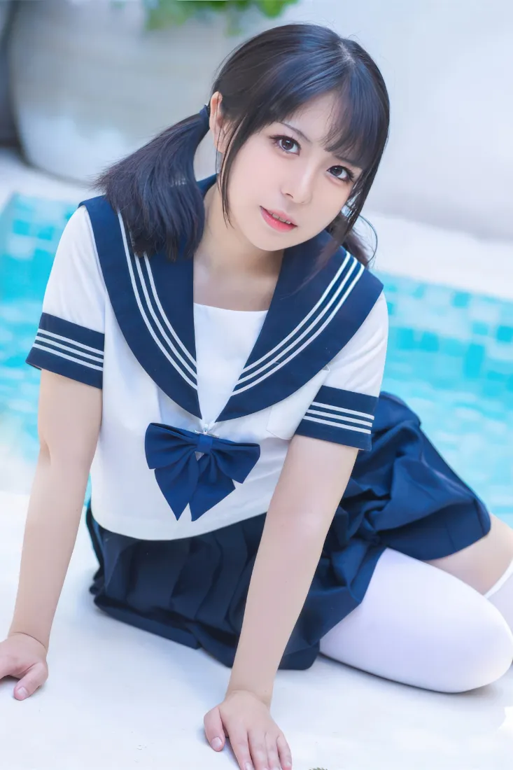 JK制服美女手机壁纸｜游泳池背景图片 - 双马尾清纯「哲风壁纸」