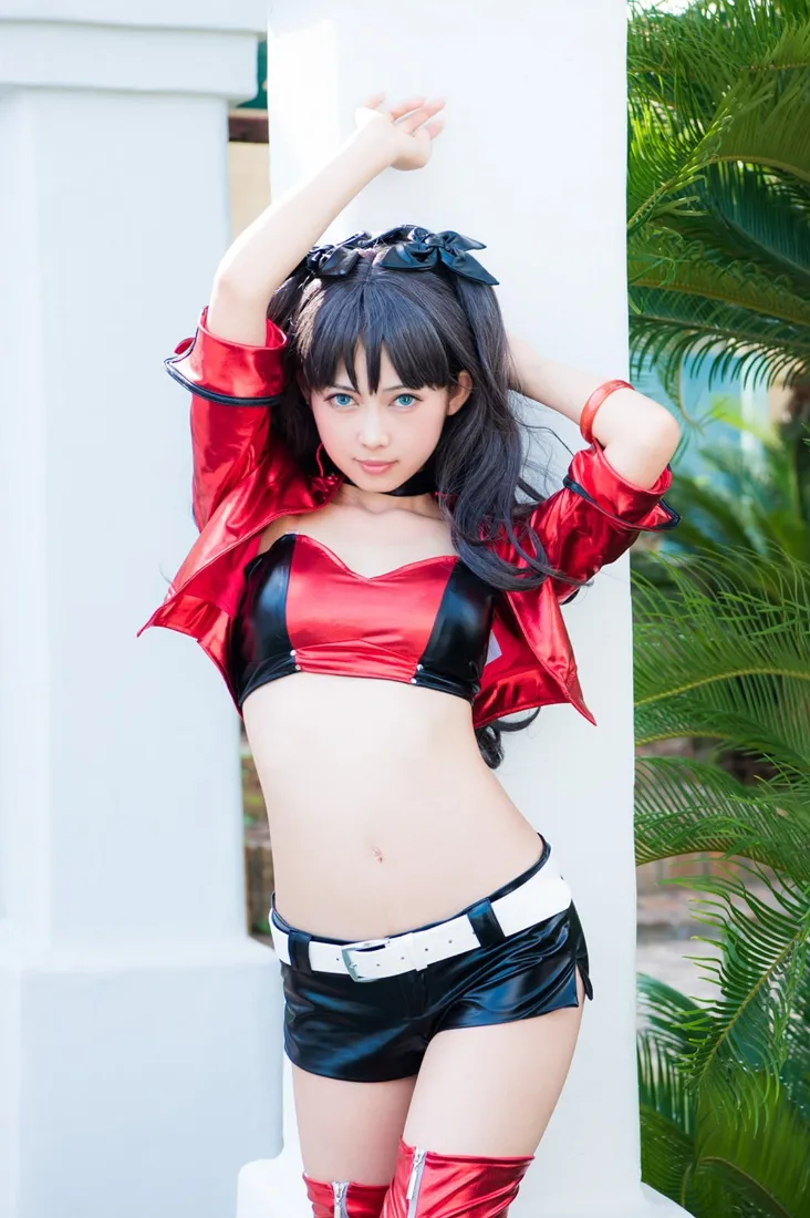 红衣美女cos手机壁纸｜户外背景图片 - 性感写真「哲风壁纸」
