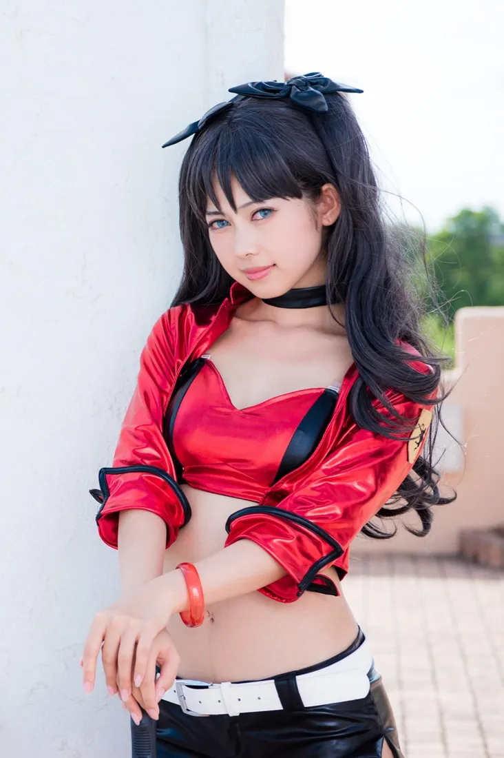 红衣美女手机壁纸｜户外背景图 - 红色黑裙「哲风壁纸」