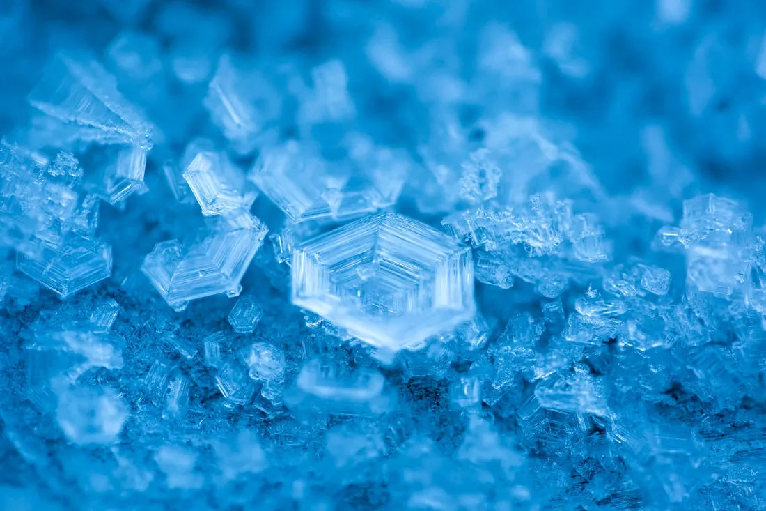 5k冰晶壁纸｜蓝色雪花背景图片 - 自然风景「哲风壁纸」