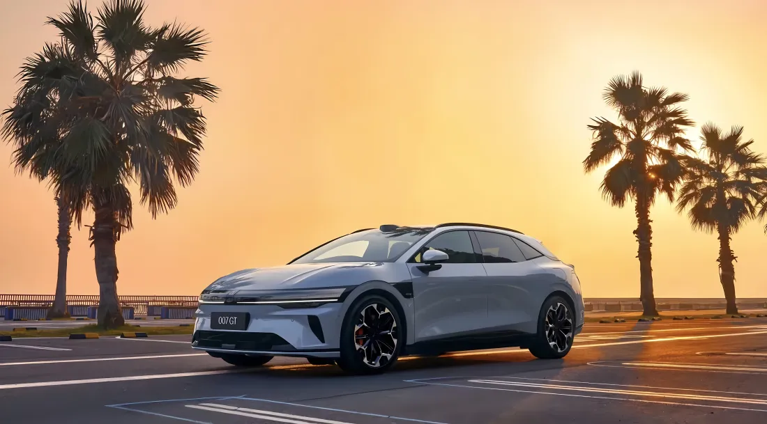 5k极氪007GT壁纸｜晚霞背景图片 - 黄昏停车场「哲风壁纸」