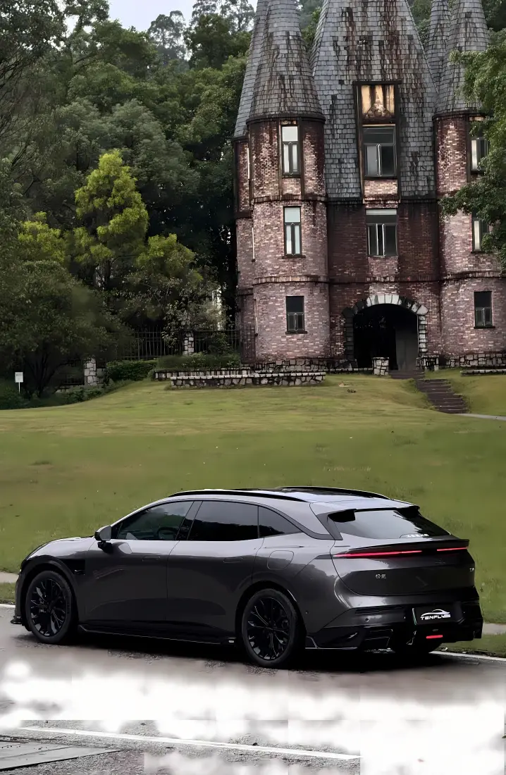 极氪007GT手机壁纸｜城堡背景图片 - 自然风景「哲风壁纸」