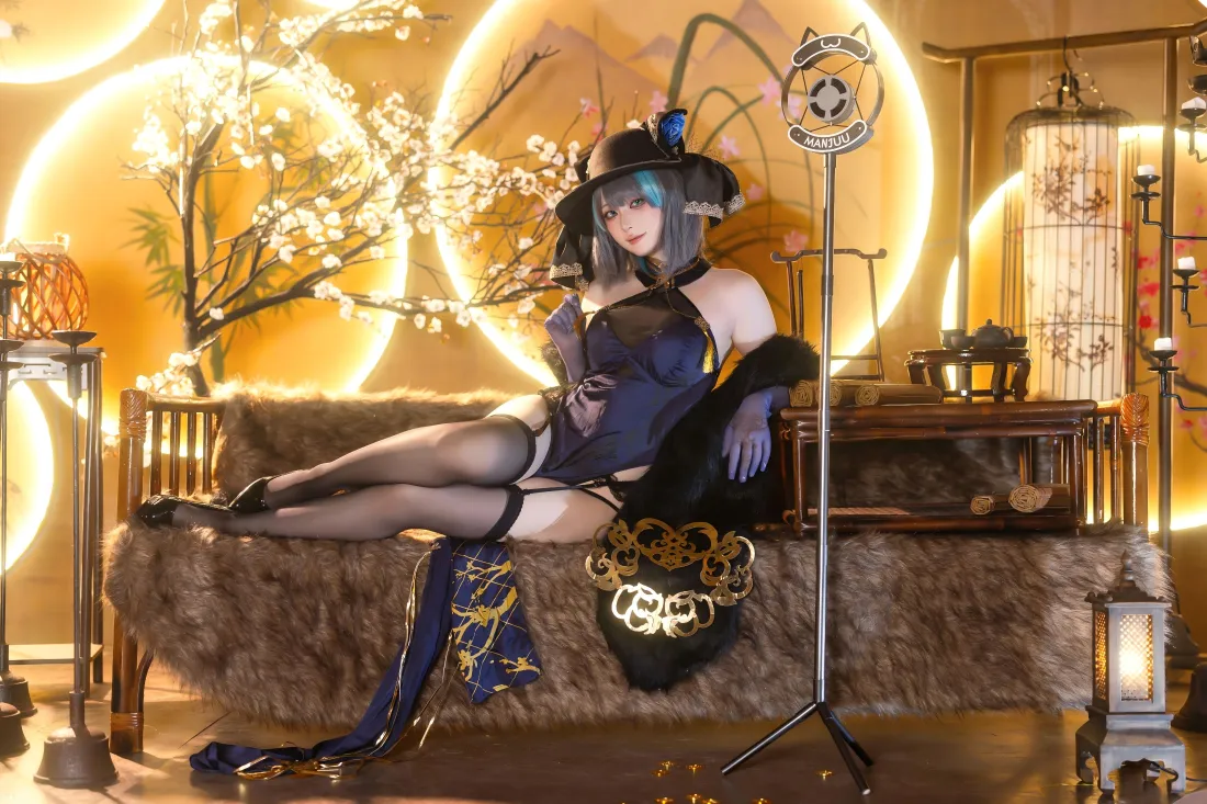 4kcos角色壁纸｜暖黄古风背景 - 黑丝华丽服饰「哲风壁纸」