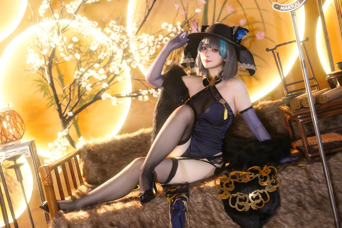 4k蓝发少女壁纸｜暖黄灯光背景图片 - 黑丝长腿「哲风壁纸」