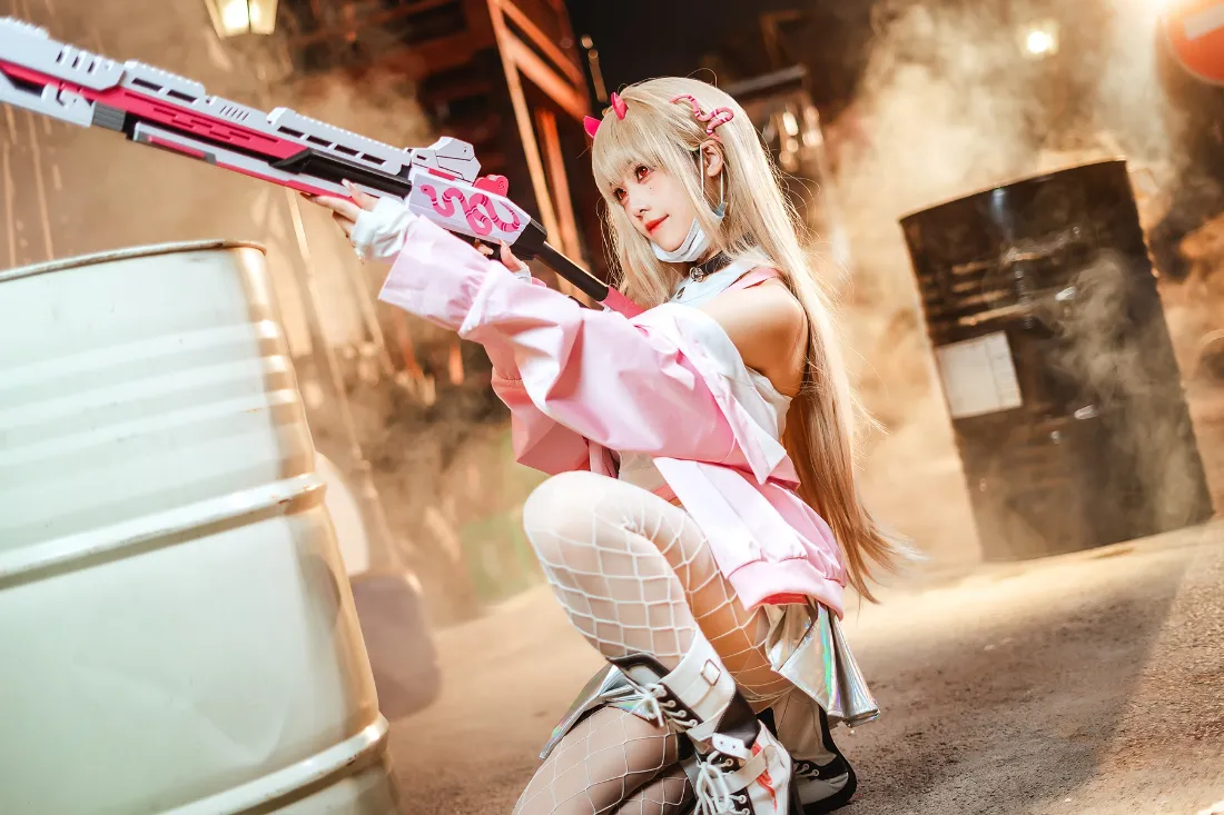 工厂coser手机壁纸｜工业风背景图 - 粉色枪械「哲风壁纸」