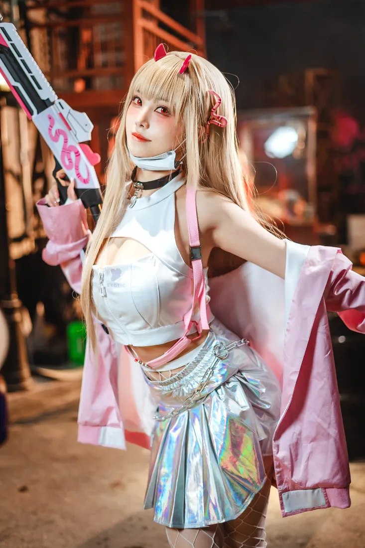 工厂cosplay手机壁纸｜工业背景图片 - 粉色科技感穿搭「哲风壁纸」