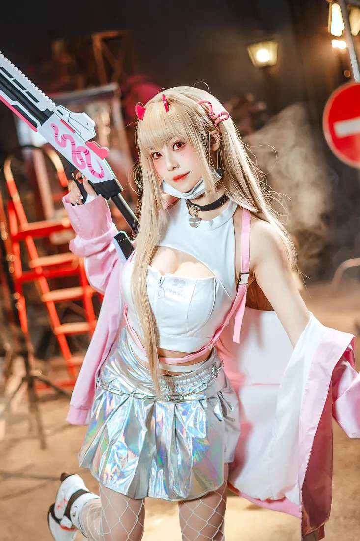 二次元角色手机壁纸｜粉色背景图片 - cosplay穿搭「哲风壁纸」