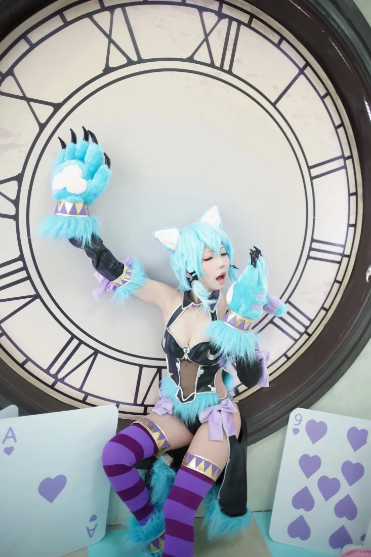 猫耳娘手机壁纸｜时钟扑克牌背景 - 蓝色coser「哲风壁纸」