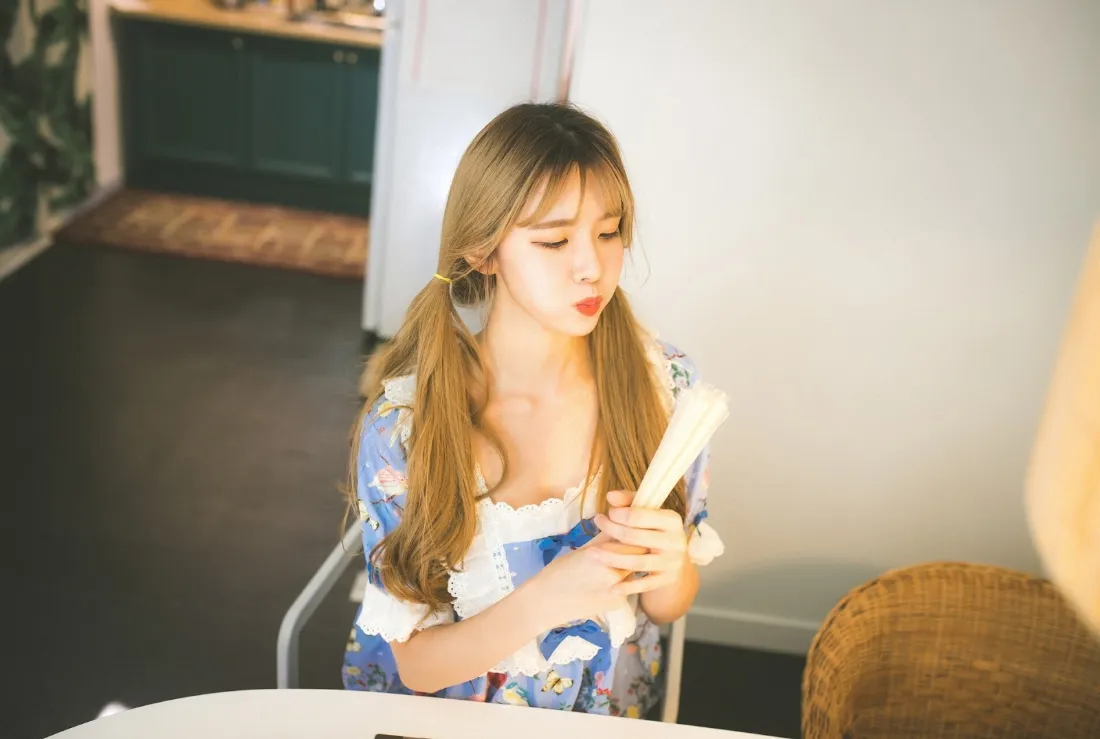 2k双马尾女生壁纸｜居家背景图片 - 阳光的早晨「哲风壁纸」