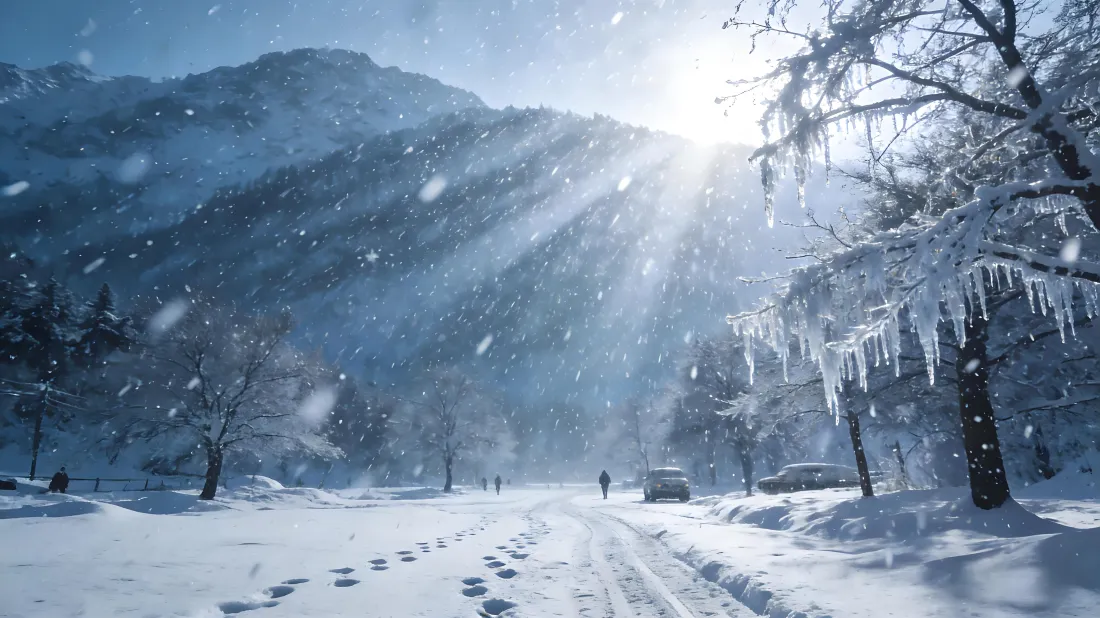 5k雪景壁纸｜雪地背景图片 - 漫天风雪山脉阳光「哲风壁纸」