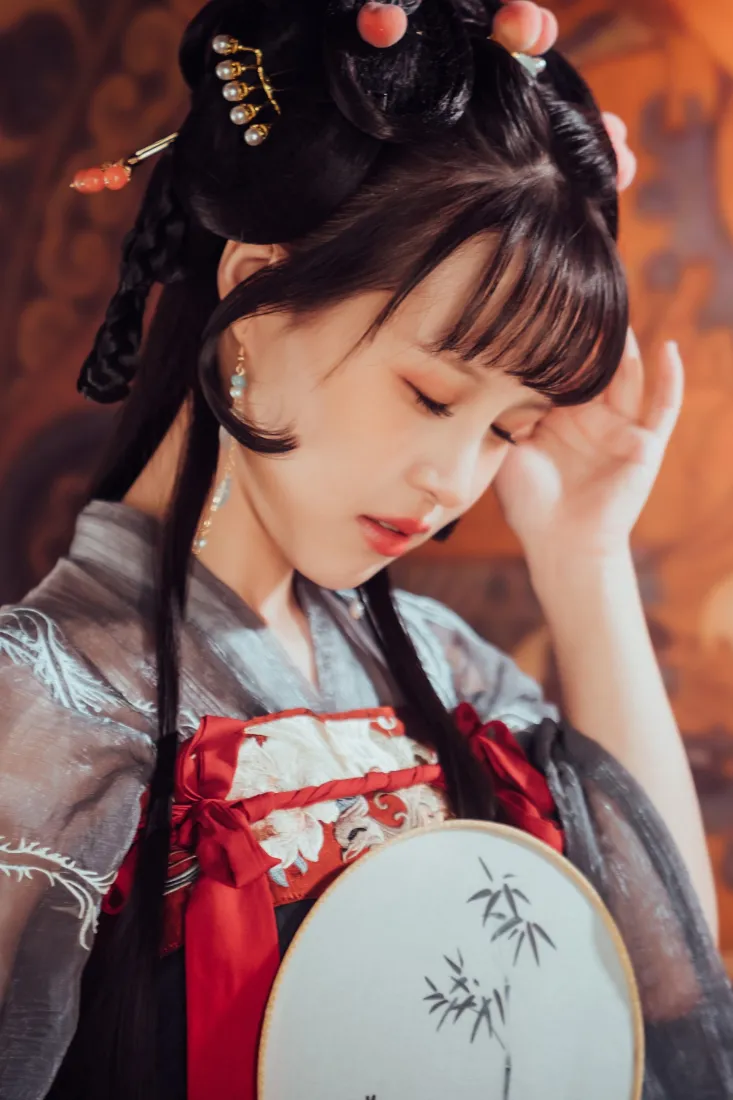 古风女子手机壁纸｜汉服背景图 - 团扇古风「哲风壁纸」