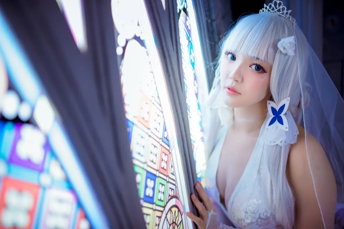 2kcosplay婚纱壁纸｜彩色玻璃背景 - 银白色头发「哲风壁纸」
