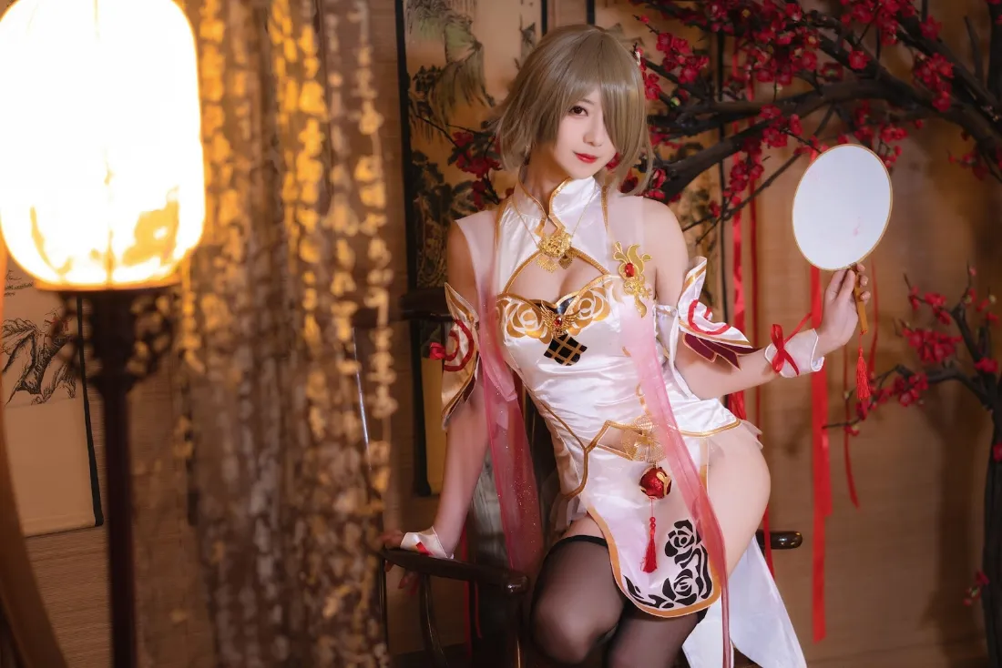 2k古风旗袍美女壁纸｜复古背景图片 - 团扇灯笼梅花「哲风壁纸」