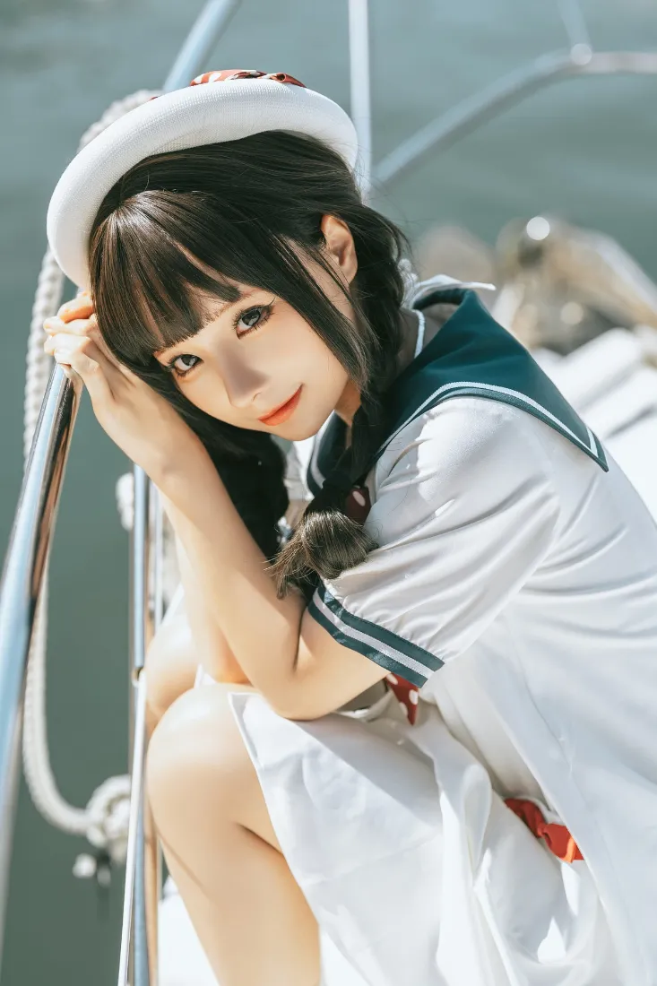 水手服女孩手机壁纸｜船上背景图片 - 白色「哲风壁纸」