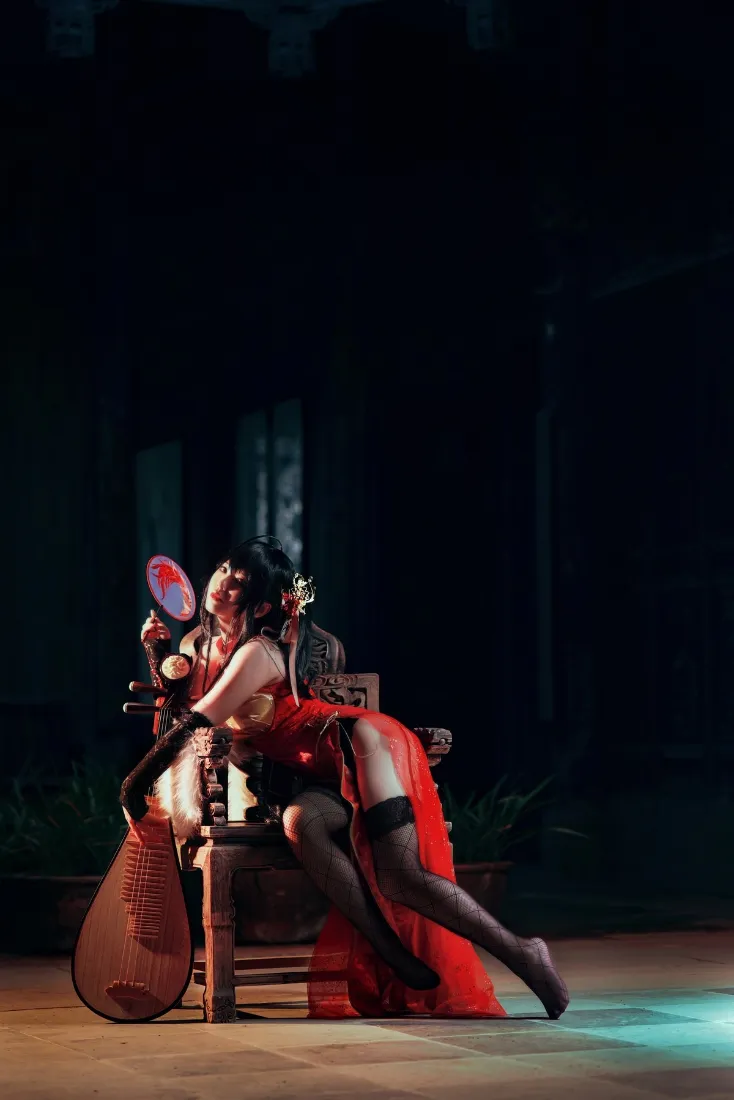 古风红衣手机壁纸｜暗色背景图片 - 音乐「哲风壁纸」