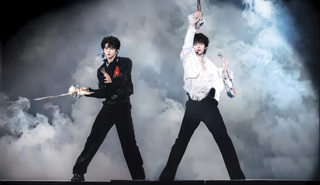 5k橹穆壁纸｜烟雾背景图片 - 舞台表演「哲风壁纸」