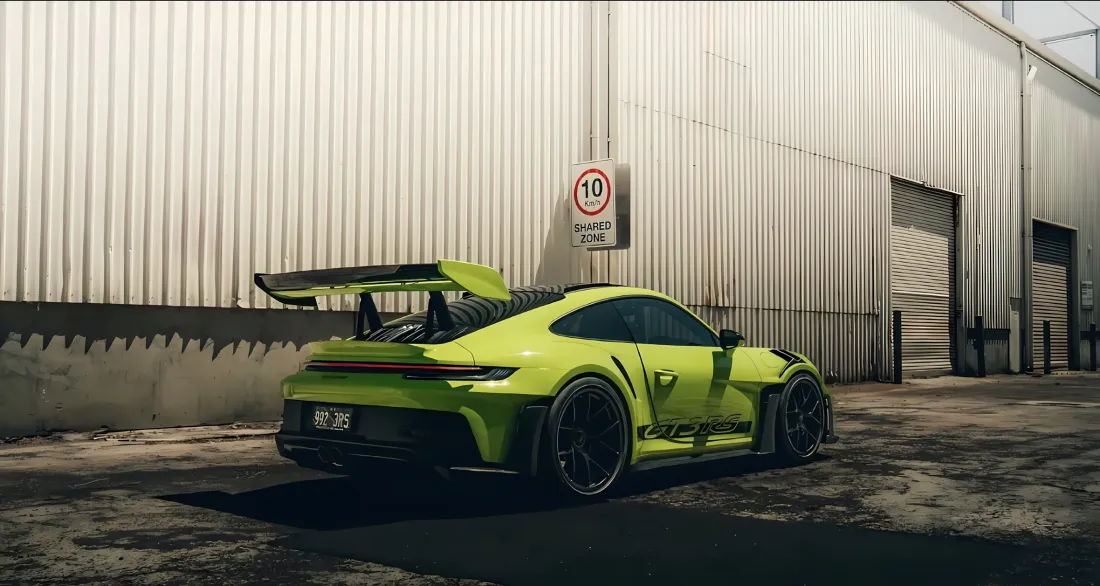 2k保时捷911壁纸｜工业风背景图片 - 亮绿跑车「哲风壁纸」