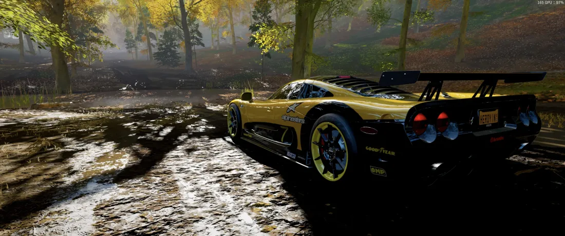 5k迈凯伦F1GTR壁纸｜黄色跑车背景 - 泥泞树林「哲风壁纸」