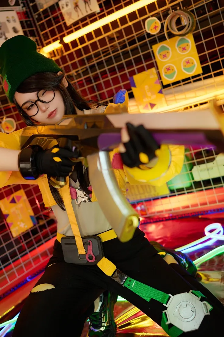 未来战士手机壁纸｜霓虹背景图片 - 未来科技「哲风壁纸」