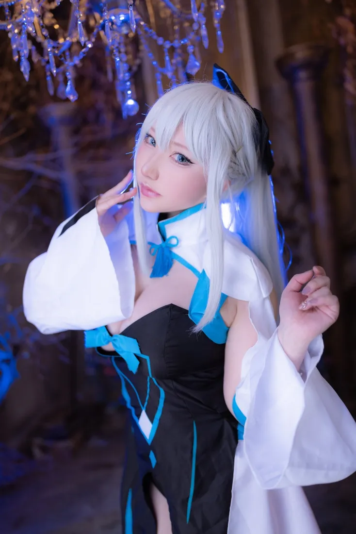蓝白服饰cosplay手机壁纸｜酒吧背景图 - 蓝色「哲风壁纸」