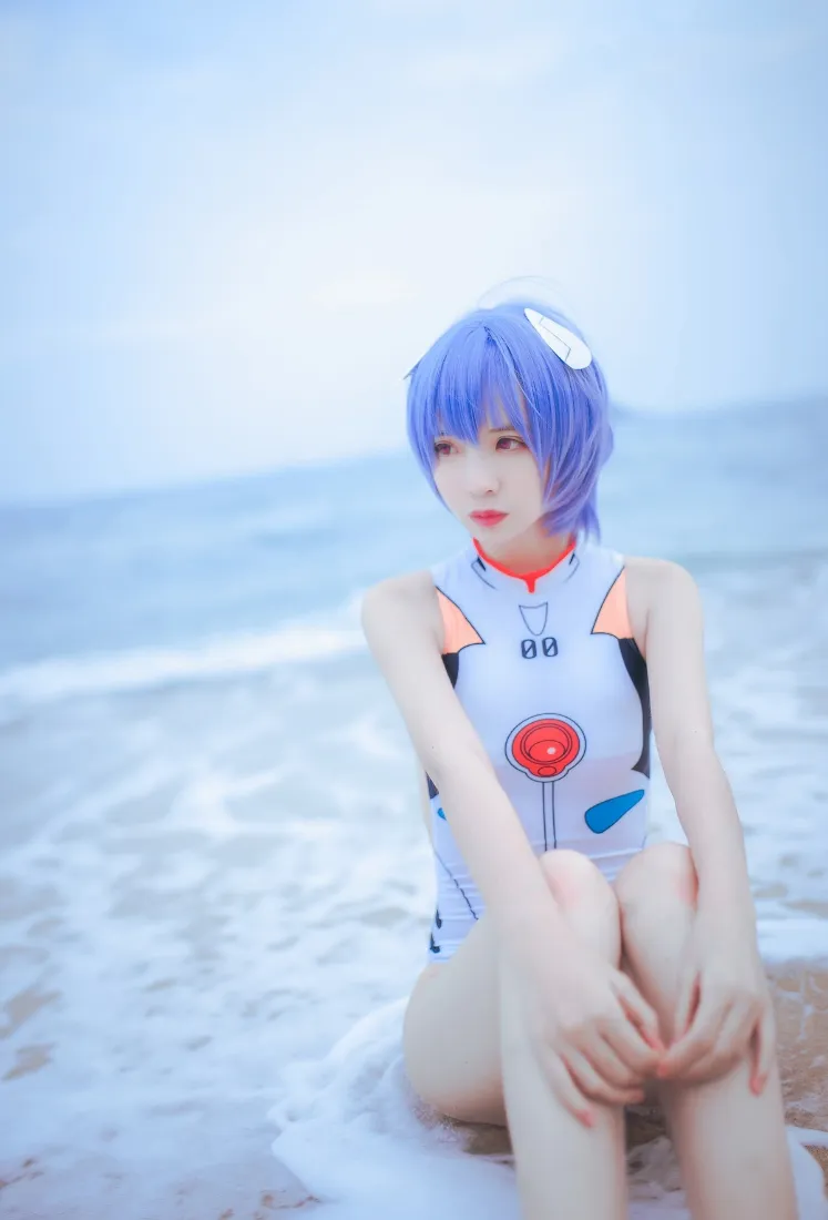 绫波丽手机壁纸｜海边背景图 - 紫色EVA cosplay「哲风壁纸」