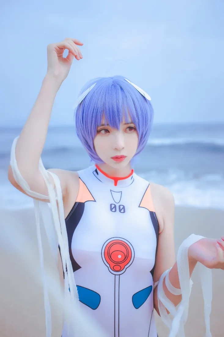 绫波丽cosplay手机壁纸｜海边背景图片 - 新世纪福音战士「哲风壁纸」