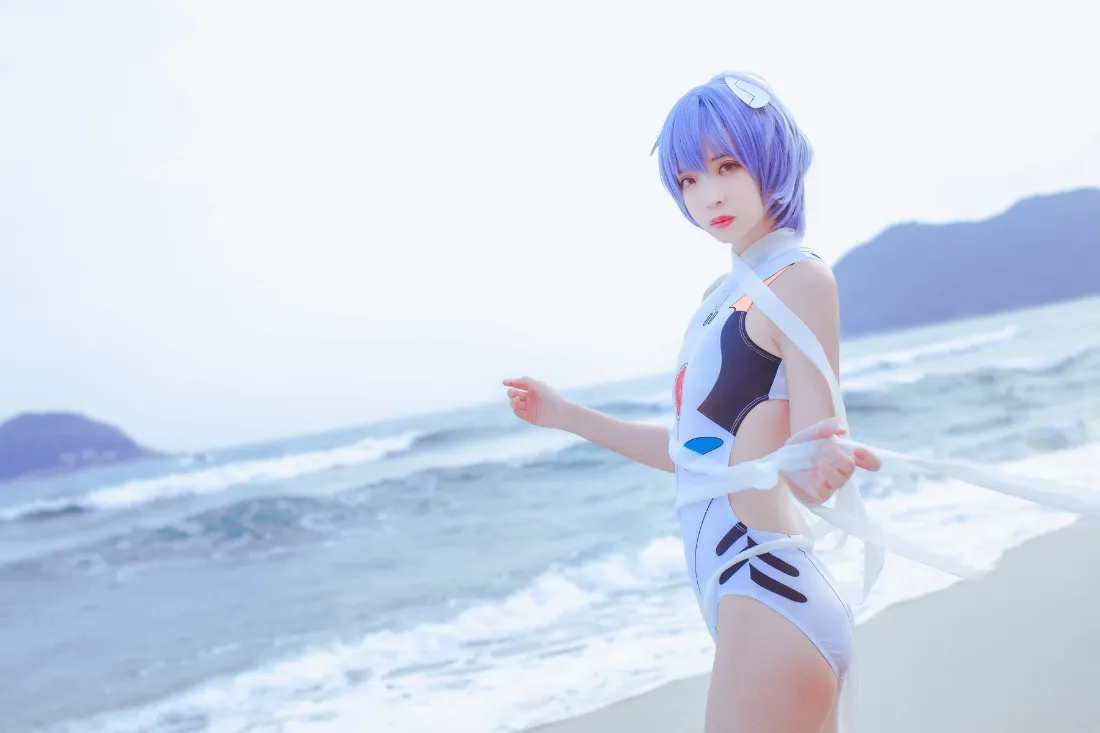 2k绫波丽cosplay壁纸｜海边背景图 - 紫色「哲风壁纸」