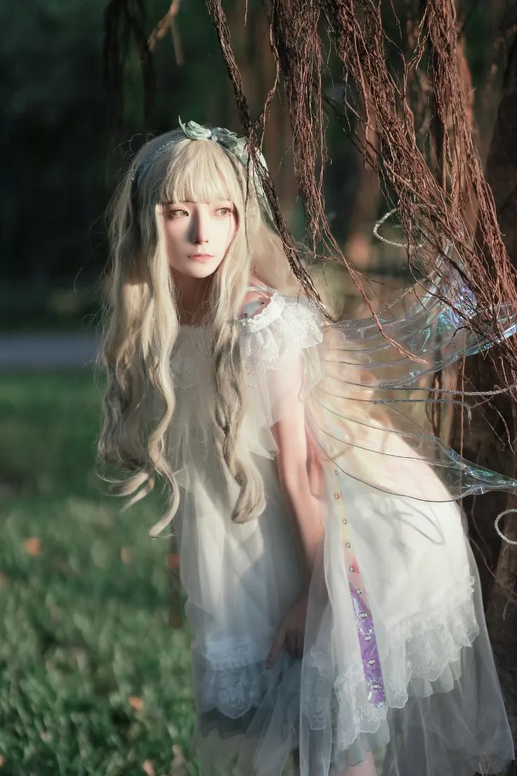 精灵少女手机壁纸｜树林背景图 - 森系童话风「哲风壁纸」