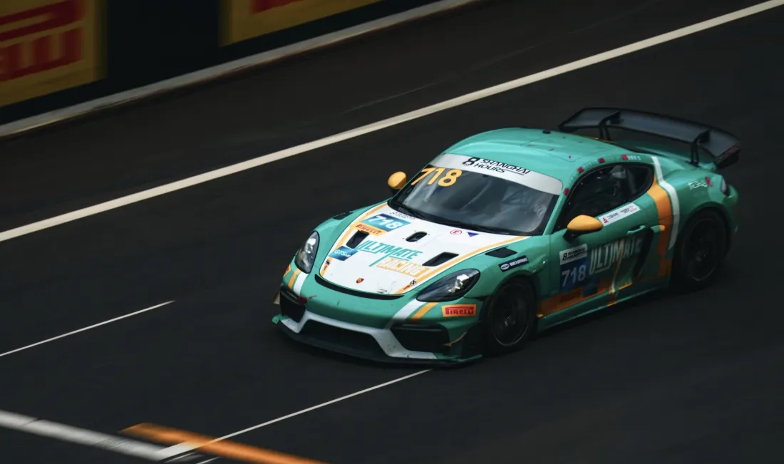 2k保时捷718壁纸｜赛道背景图片 - 绿色赛车「哲风壁纸」