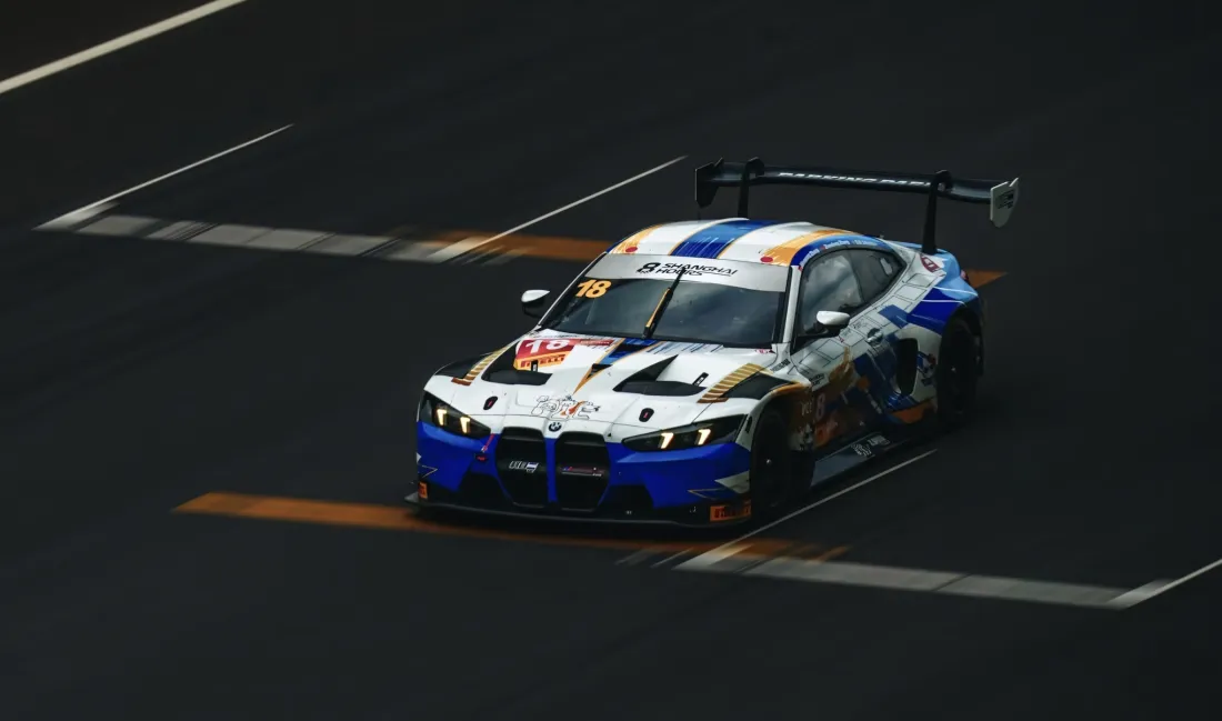 2k宝马M4赛车壁纸｜赛道背景图片 - 竞速「哲风壁纸」