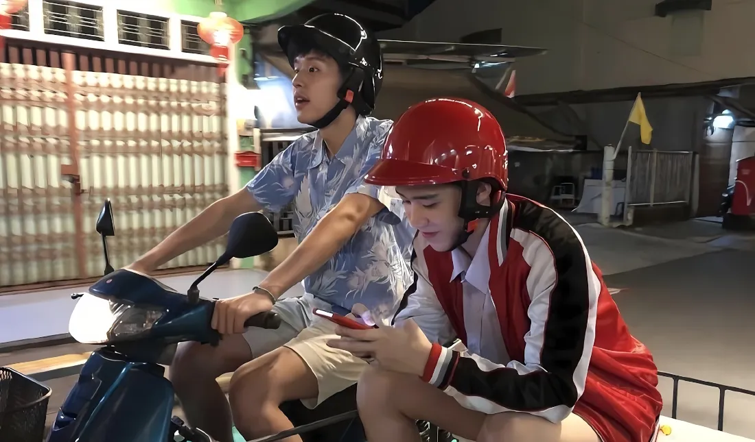 2k以你的心诠释我的爱壁纸｜电动车 - PPKrit Billkin「哲风壁纸」