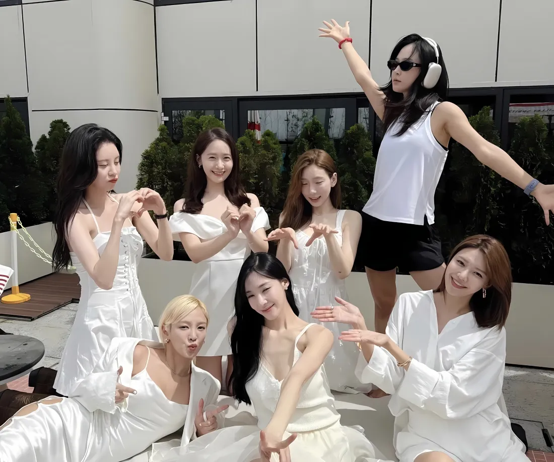 3k少女时代壁纸｜户外背景图片 - 白色穿搭女团「哲风壁纸」