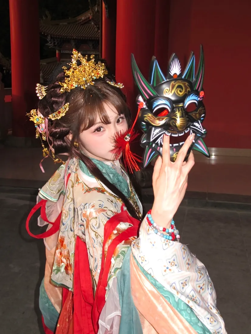 白昼小熊手机壁纸｜古风背景图片 - 汉服面具头饰「哲风壁纸」