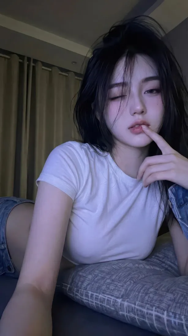 短发美女手机壁纸｜室内背景图片 - Ios「哲风壁纸」