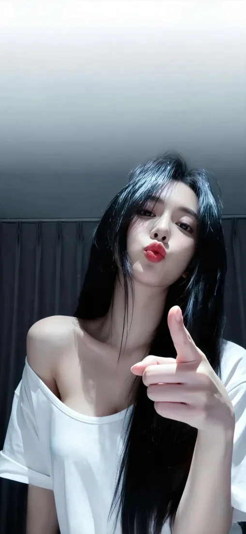 白衣美女手机壁纸｜室内背景图片 - 红唇黑发「哲风壁纸」